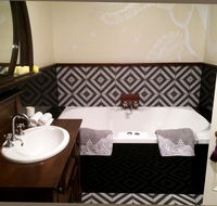 Henrietta's Country House - Hotel Accommodation