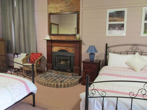 Henry's Cottage - Hotel Accommodation 3