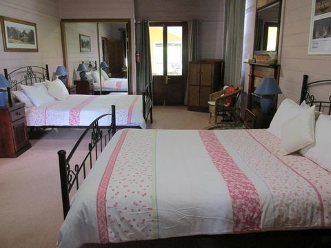Henry's Cottage - Hotel Accommodation 0