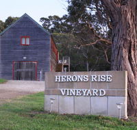 Herons Rise Vineyard Accommodation - Hotel Accommodation