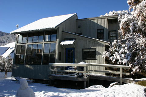 High Plains - Hotel Accommodation 0