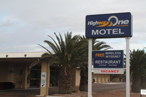 Highway One Motel - Hotel Accommodation 3