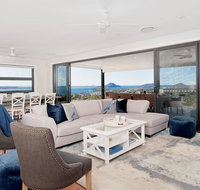 Hilltop Hideaway - Breathtaking views moments to beach - Hotel Accommodation