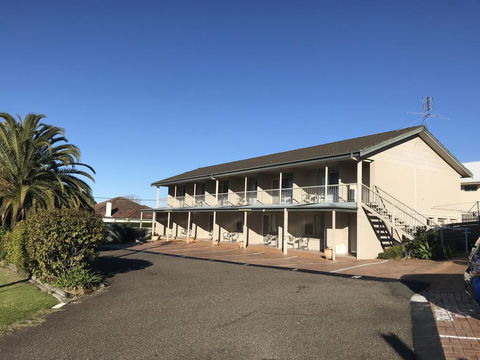 Holiday Lodge Motor Inn - Hotel Accommodation 3