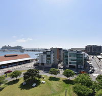 Honeysuckle Haven - harbour facing  walk to restaurants - Hotel Accommodation