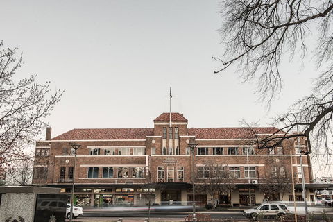 Hotel Canobolas - Hotel Accommodation 0