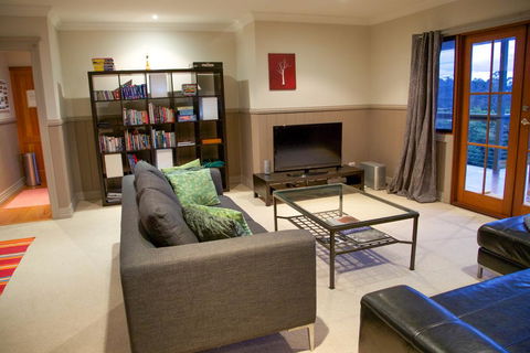 Ironstone Views - Hotel Accommodation 2