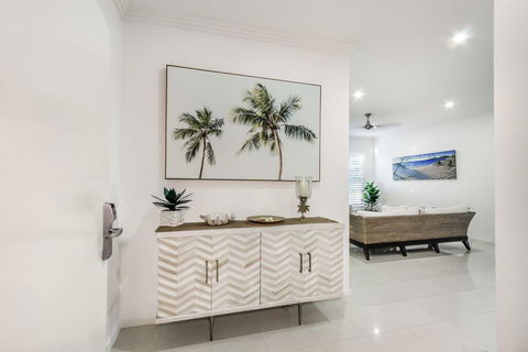 Island Views - Hotel Accommodation 3