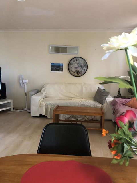 Isuhd - Hotel Accommodation 0