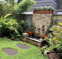 Jacaranda Garden Retreat - Hotel Accommodation
