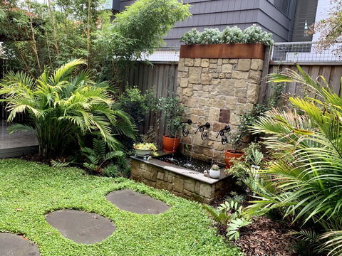 Jacaranda Garden Retreat - Hotel Accommodation 0