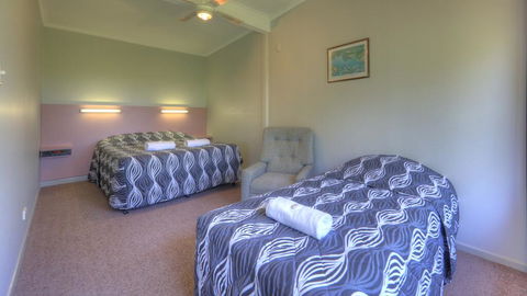 Jacaranda Motor Lodge - Hotel Accommodation 1