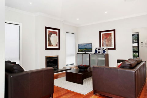 Jacarandas Parkview - Hotel Accommodation 3