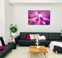 Jewel in the West-Newly Built and Spacious - Hotel Accommodation