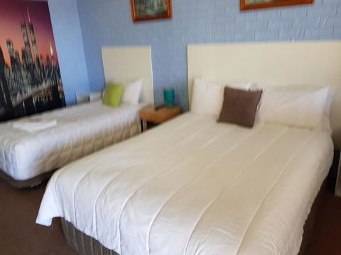 Jillaroo Motor Inn - Hotel Accommodation 1