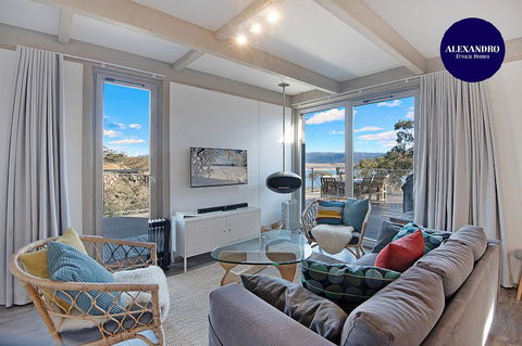 JINDY HOUSE BRAND NEW And STYLISH AMAZING VIEWS - Hotel Accommodation 0