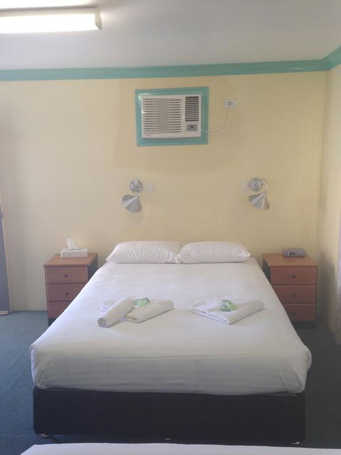 John Oxley Motel - Hotel Accommodation 1