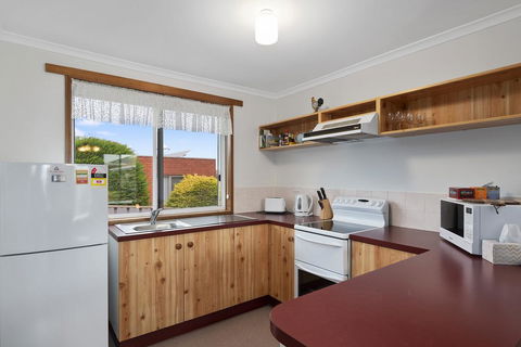 Josie Villa - Beautiful West Burnie: Long Or Short Term - Hotel Accommodation 3