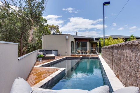 Kalina Retreat: Resort Style Tennis & Pool - Hotel Accommodation 2