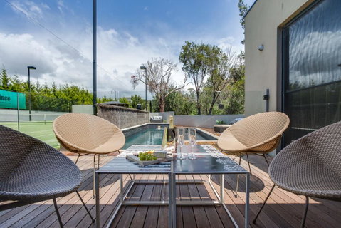 Kalina Retreat: Resort Style Tennis & Pool - Hotel Accommodation 1