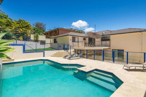 Kallaroo, 3 Kallaroo Street- Great House With Views, Pool, WIFI And Aircon - Hotel Accommodation 2