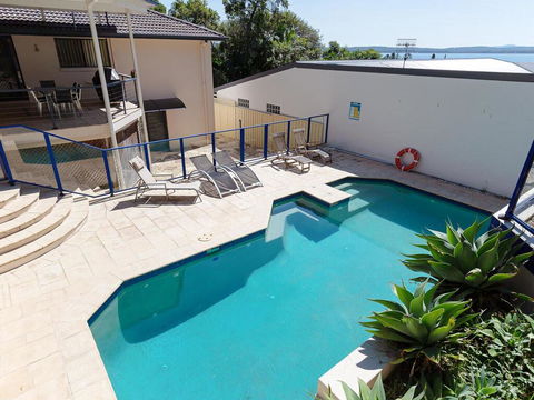 Kallaroo, 3 Kallaroo Street- Great House With Views, Pool, WIFI And Aircon - Hotel Accommodation 0