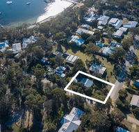 Kambera - Pet friendly cottage on Raymond Island - Hotel Accommodation