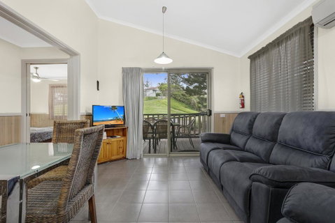 Kendalls Beach Holiday Park - Hotel Accommodation 1