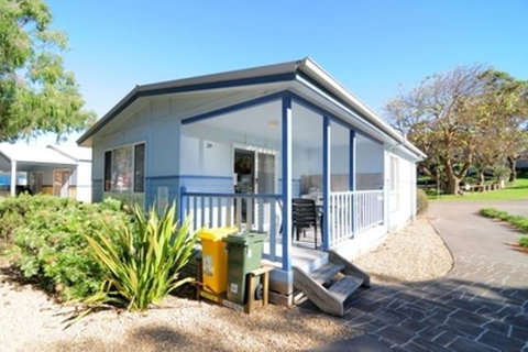 Kendalls Beach Holiday Park - Hotel Accommodation 0