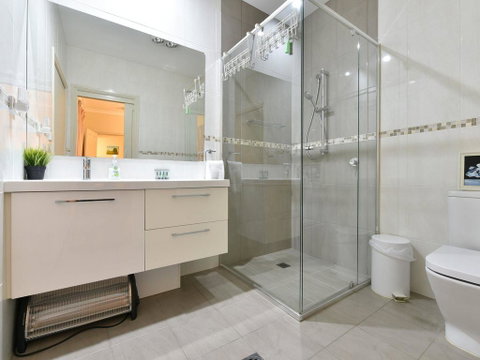 King II - You Can Honestly Walk To Bimbadgen And Hope Estate Concerts - Hotel Accommodation 1