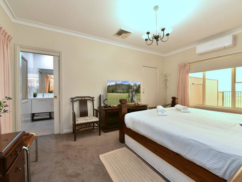 King Retreat Estate - You Can Honestly Walk To Bimbadgen And Hope Estate Concerts - Hotel Accommodation 2