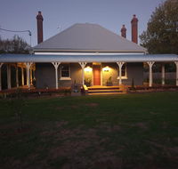 Kings Cottage Uralla - Hotel Accommodation