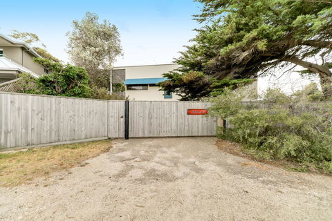 Korak - Hotel Accommodation 2