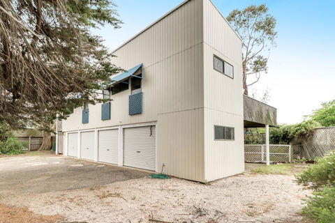 Korak - Hotel Accommodation 3