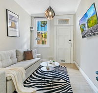 KOZYGURU SYDNEY CBD DARLINGHURST SPLIT LEVEL 2 BEDROOM TOWNHOUSE NDA023 - Hotel Accommodation