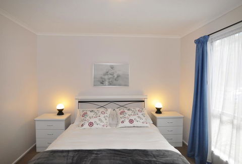 KYEEMA - FREE WIFI & NETFLIX - PET FRIENDLY (OUTSIDE ONLY) - Hotel Accommodation 1