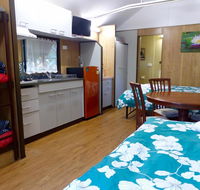 Lake Eacham Tourist Park  Cabins - Hotel Accommodation