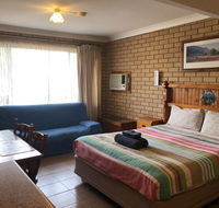 Lake Front Motel - Hotel Accommodation