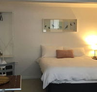 Lakefront Peace Apartments Studio 4 - Hotel Accommodation