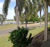 Lakeside Lodge Motel - Hotel Accommodation