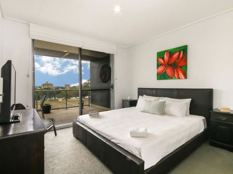 Large 3 Bedroom Apartment With River Views Near The Stadium - Hotel Accommodation 2