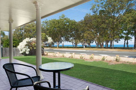 Large Family Waterfront Home With Room For A Boat - Welsby Pde, Bongaree - Hotel Accommodation 0
