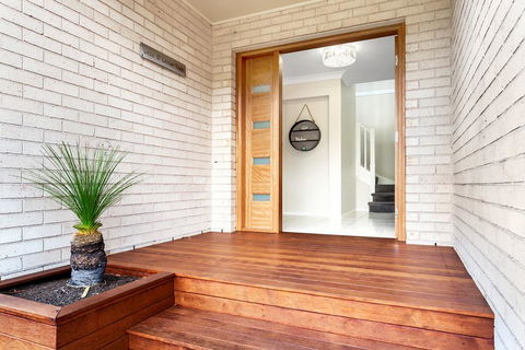 Laze @ Lemon Tree - Hotel Accommodation 0
