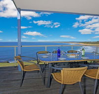 Le Vista - panoramic views looking south - Hotel Accommodation