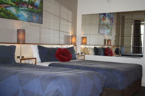 Leagues Motel - Hotel Accommodation 1