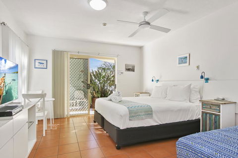 Lennox Beach Resort - Hotel Accommodation 1
