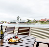Leven River Retreat - Hotel Accommodation