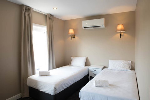 Lily Sands Inn - Hotel Accommodation 0