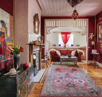 LUSH on Lurline - Hotel Accommodation