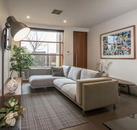 LUXE - Park views Wine Wifi Netflix Garage PETS ok - Hotel Accommodation